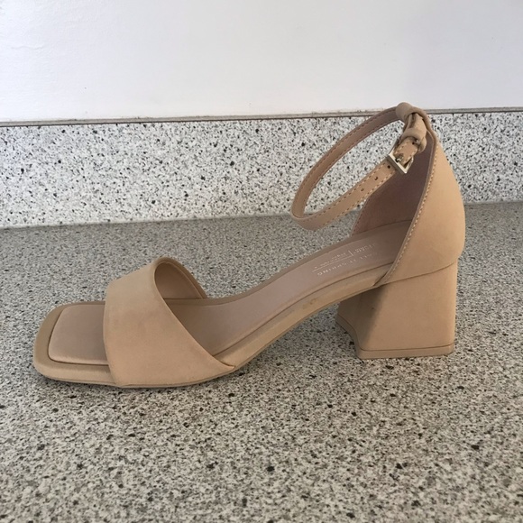 Blocked Heels - Picture 2 of 3